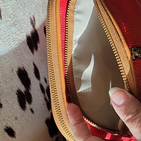 Valentina red leather purse. - Picture 3 of 9